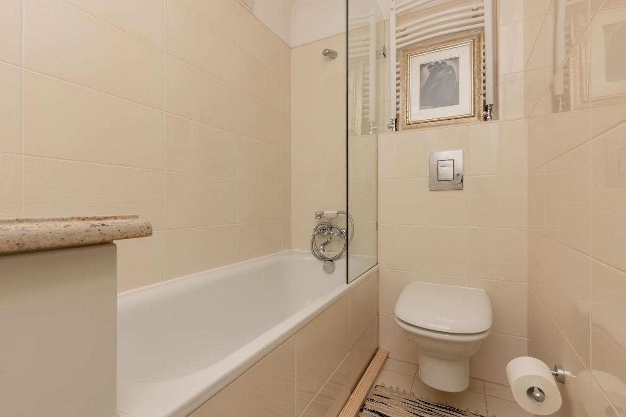 Atmospheric Apartment Next To Warsaw Old Town Square By Noclegi Renters Exterior photo